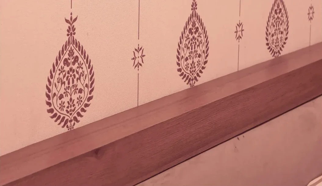 Studio Artitecting — stencilled wall detail with wooden ledge